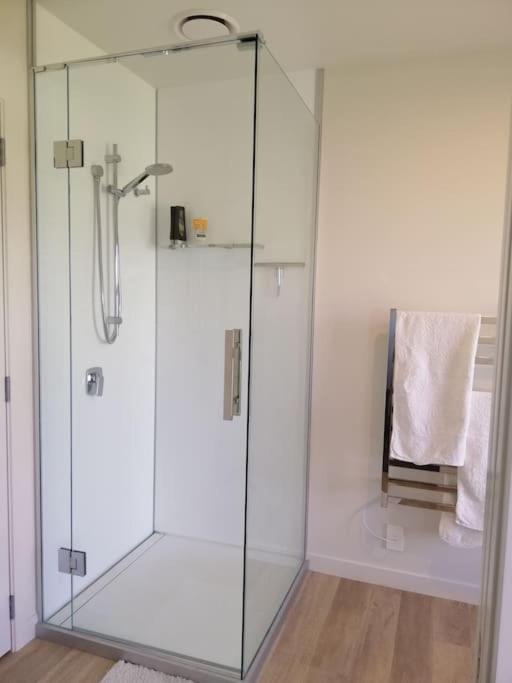 Purangi Waterfront Retreat Apartment Cooks Beach Luaran gambar